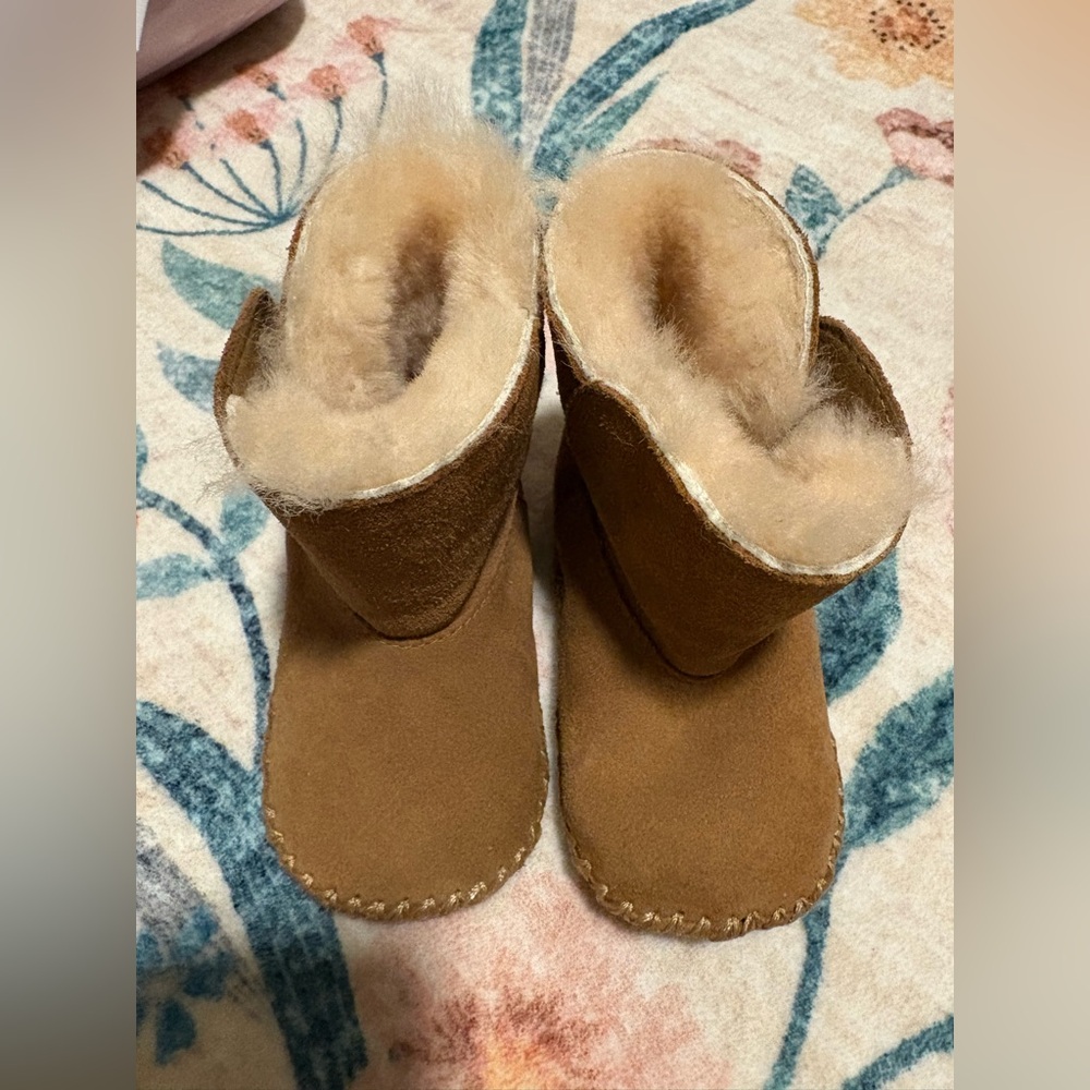 Toddler Ugg Caden Chestnut Boots Size 4/5